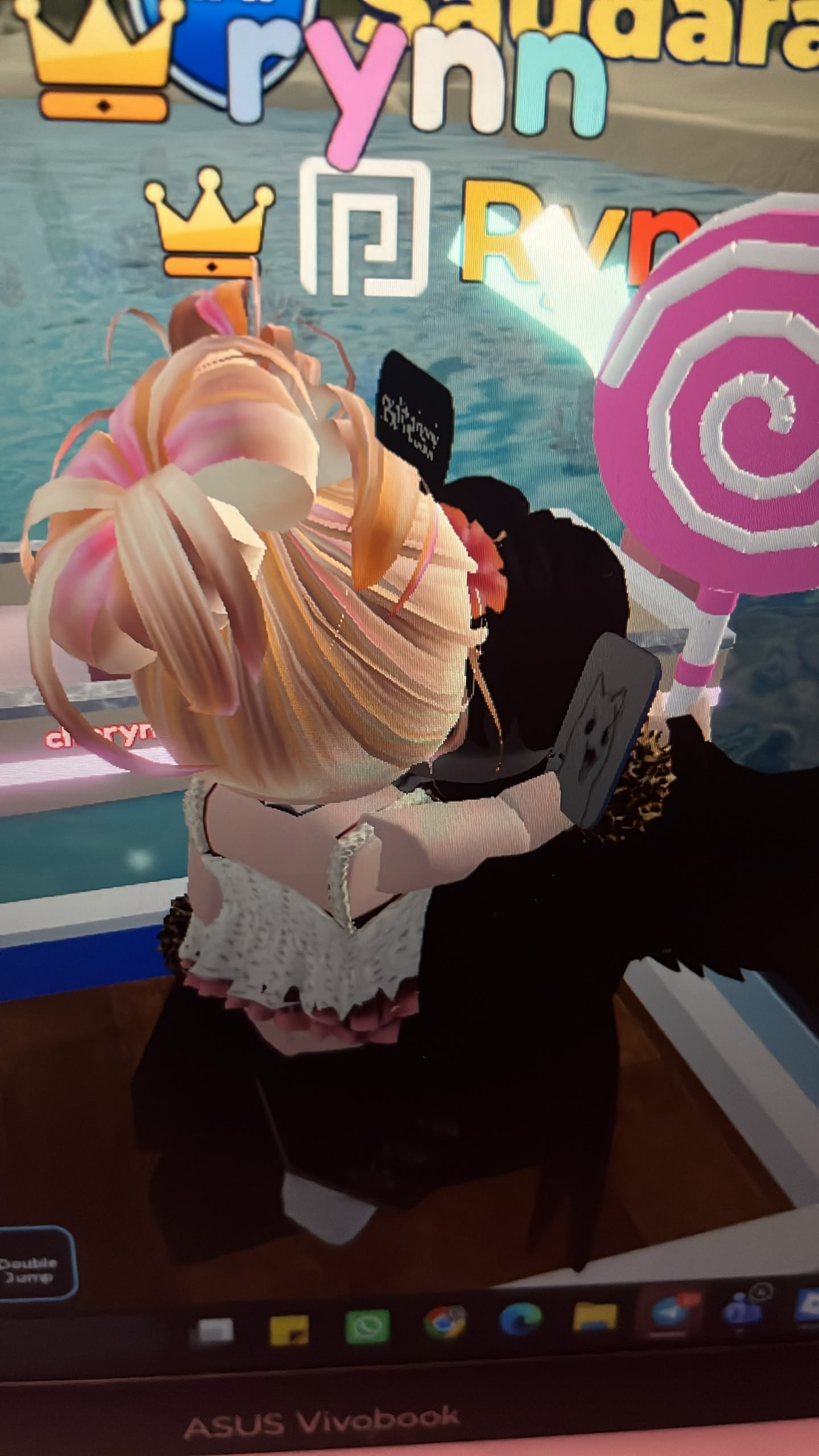 Hug kat Roblox